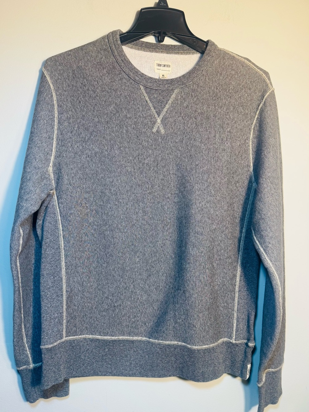 NWOT  Todd Snyder Sz XL Heather Gray Crewneck with Contrast Stitching